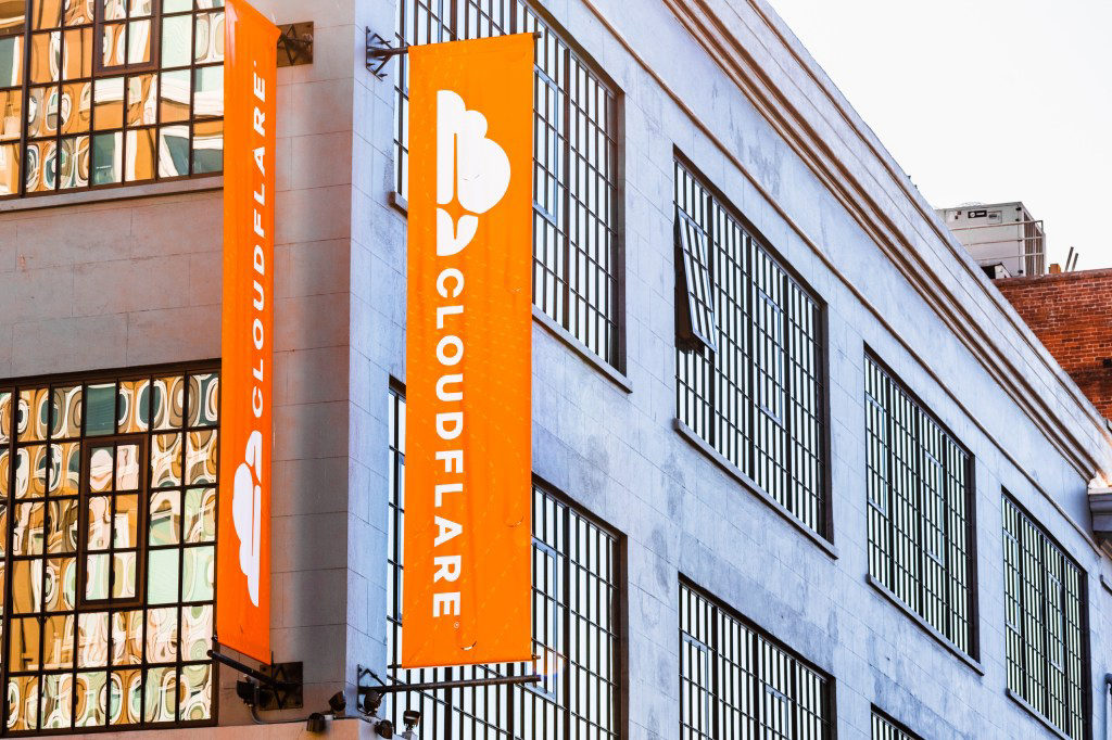 Sede de Cloudflare, empresa que ha adquirido Deno para reforzar su plataforma de desarrollo de aplicaciones y el entorno de ejecución Workers.